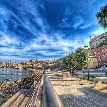 Brezza Di Mare Gaeta B&B Bagian luar foto