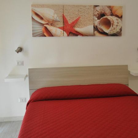 Brezza Di Mare Gaeta B&B Bagian luar foto