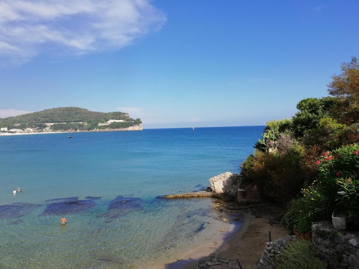 Brezza Di Mare Gaeta B&B Bagian luar foto