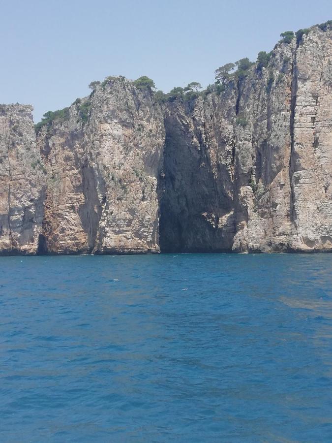 Brezza Di Mare Gaeta B&B Bagian luar foto