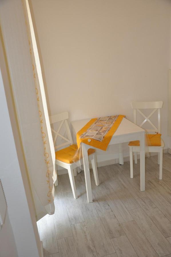 Brezza Di Mare Gaeta B&B Bagian luar foto
