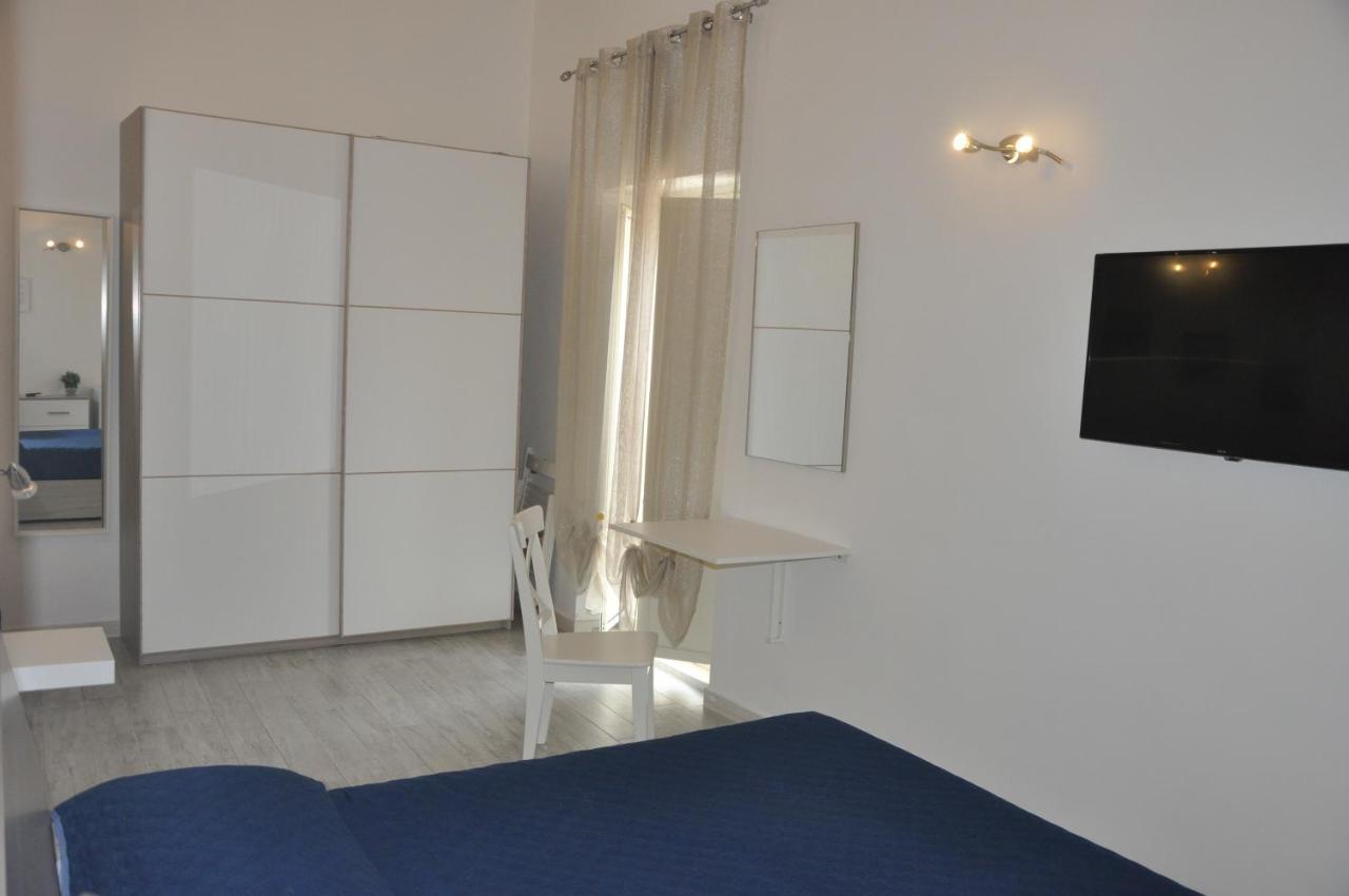 Brezza Di Mare Gaeta B&B Bagian luar foto