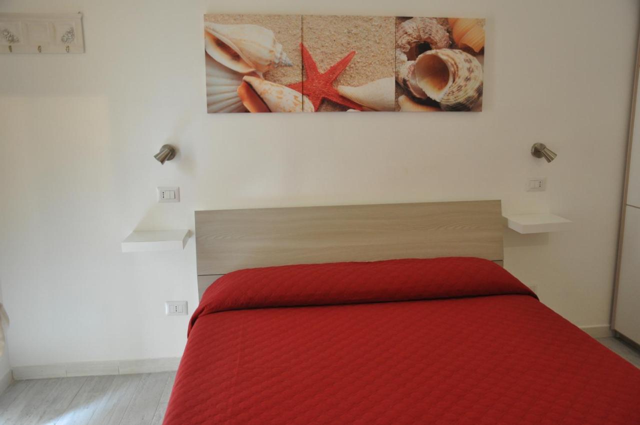 Brezza Di Mare Gaeta B&B Bagian luar foto