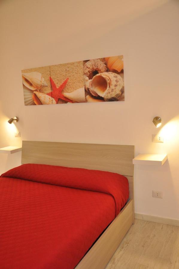 Brezza Di Mare Gaeta B&B Bagian luar foto