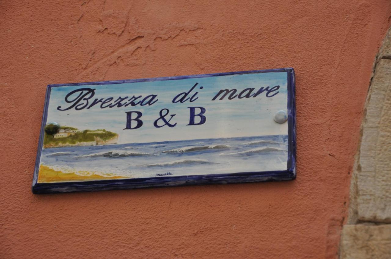 Brezza Di Mare Gaeta B&B Bagian luar foto