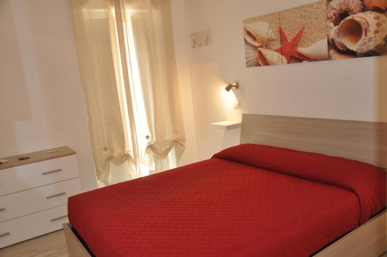 Brezza Di Mare Gaeta B&B Bagian luar foto